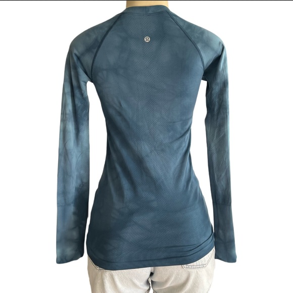 Lululemon Blue swiftly tech long sleeve size 4⭐️ - Picture 4 of 13